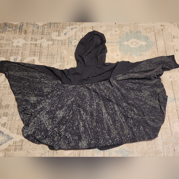 Lululemon Ride And Reflect Soulcycle Jacket. Size XS/S. Great Condition. - Picture 2 of 7